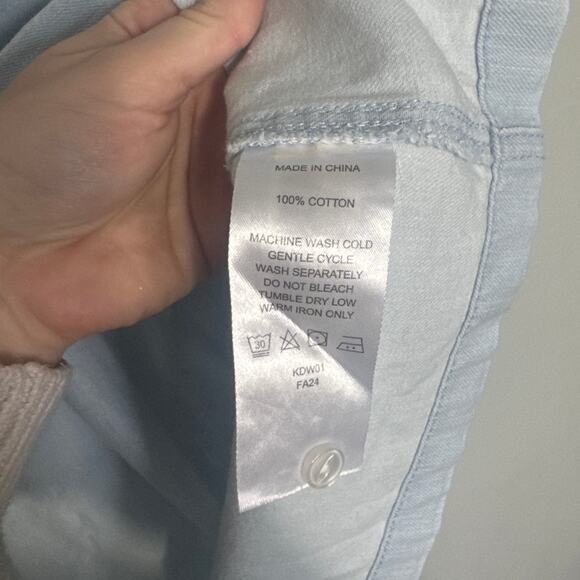 Women's Size M Quince Distressed Denim Short Sleeve Shirt Light Chambray Cotton - Picture 5 of 6